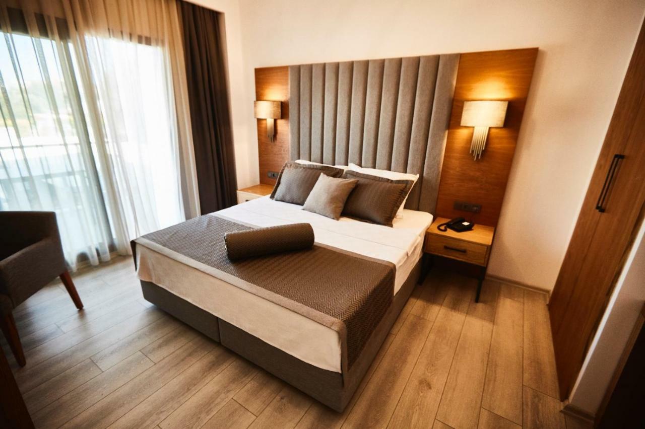 Ruwais Hotel Кешме Экстерьер фото